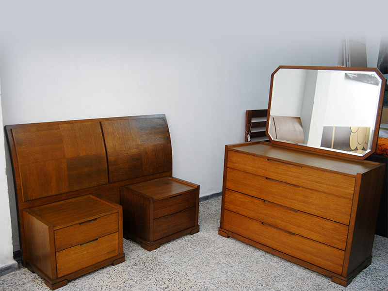 CONJUNTO TEKA CABECERO 135 + 2 MESITAS + COMODA Y ESPEJO